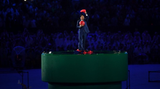 Mario sa objavil na zverenom ceremonile Olympidy v Riu