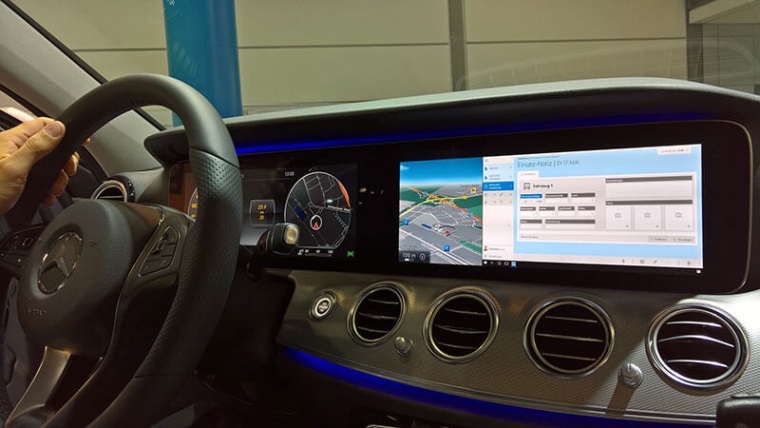 Mercedes a Microsoft ukzali koncept auta s Windows 10 Continuum dockom