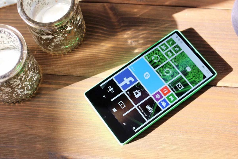 Microsoft mal pripraven mobil bez okrajov u v roku 2014