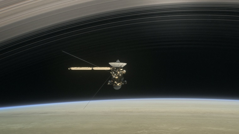 Vesmr: Sonda Cassini dnes vstpila do atmosfry Saturnu po 20 rokoch sluby