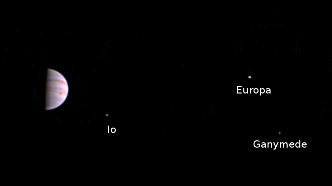 Vesmr: Sonda Juno posiela svoju prv fotku z orbitlneho letu okolo Jupitera