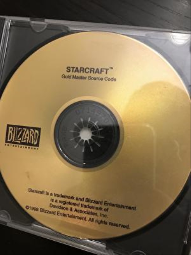 Fanik naiel disk so zdrojovm kdom Starcraftu, Blizzard mu zaplat vlet na BlizzCon