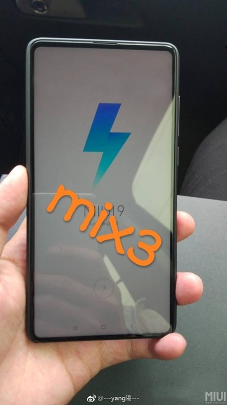 Mi Mix3 ukazuje svoj bezrmov displej na fotke  