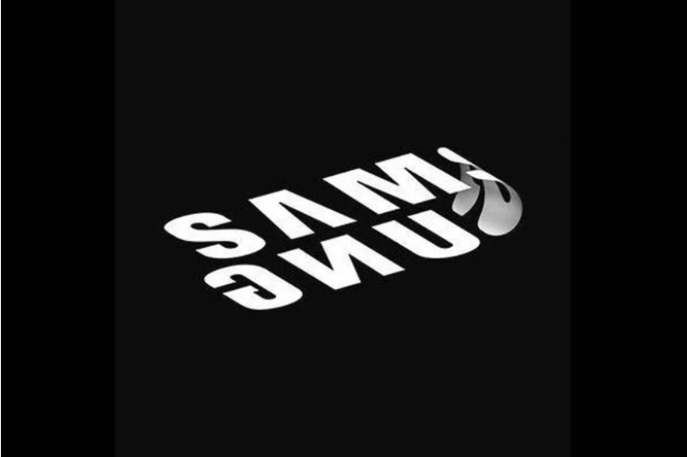 Samsung zrejme v stredu predstav svoj otvraten mobil