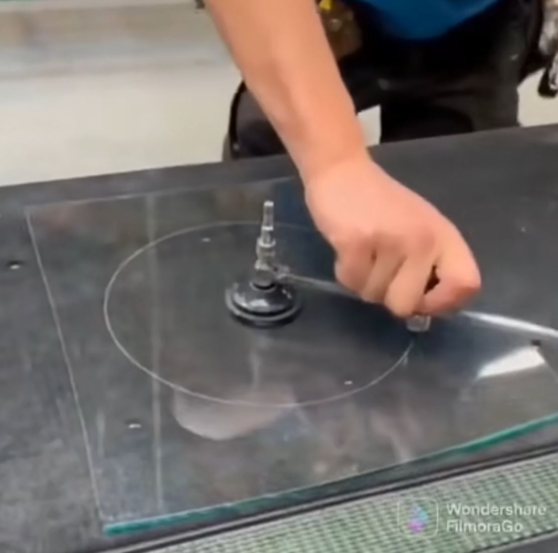 Pozrite sa ako pracuje profesionálny sklár - zábavné obrázky | Funny.sk