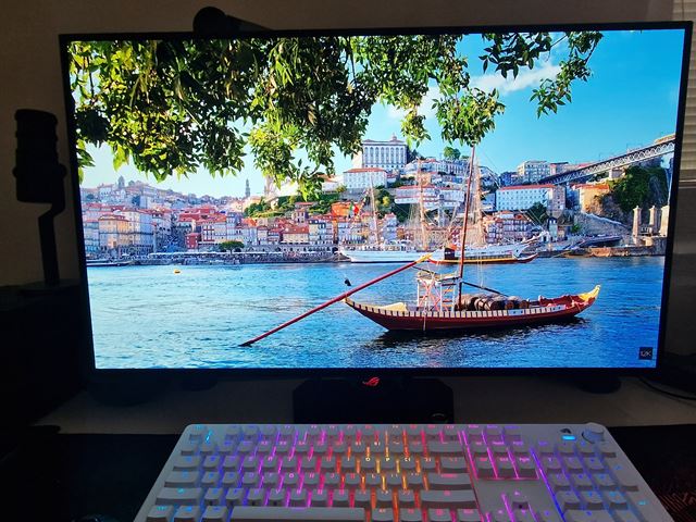 Asus ROG Strix OLED XG32UCWMG 4K