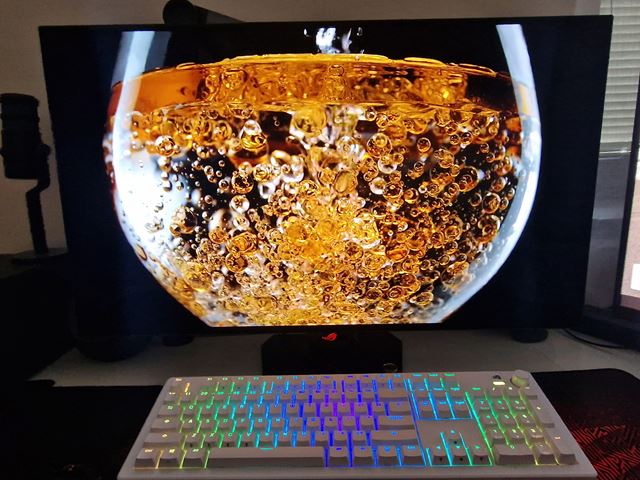 Asus ROG Strix OLED XG32UCWMG 4K
