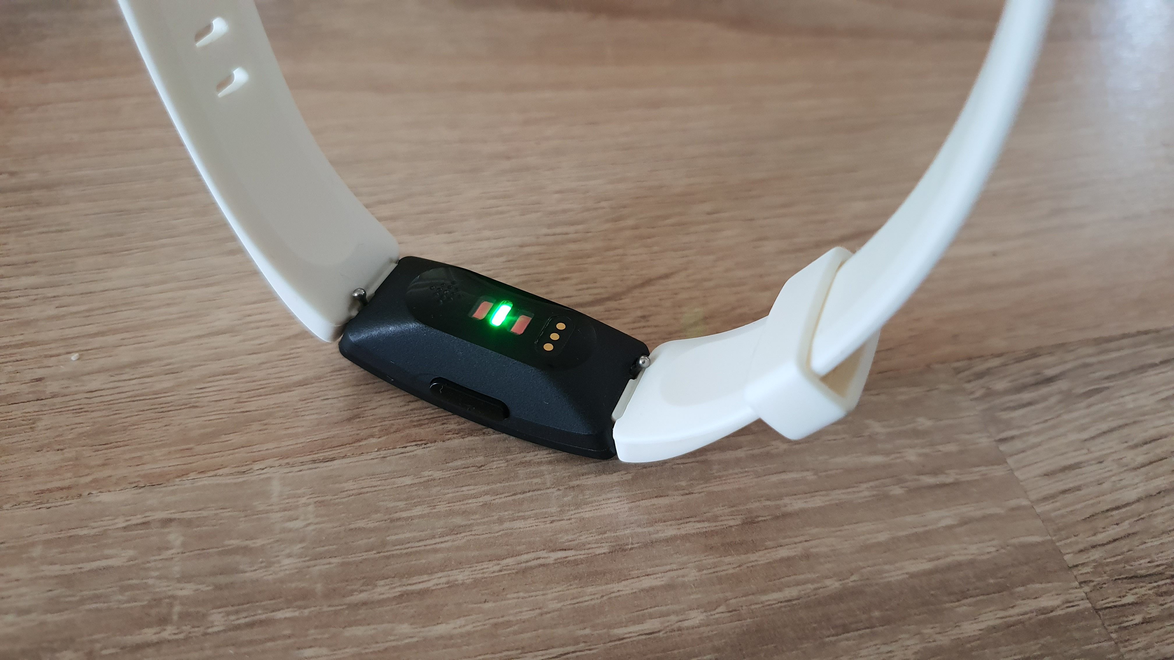 aspire hr fitbit