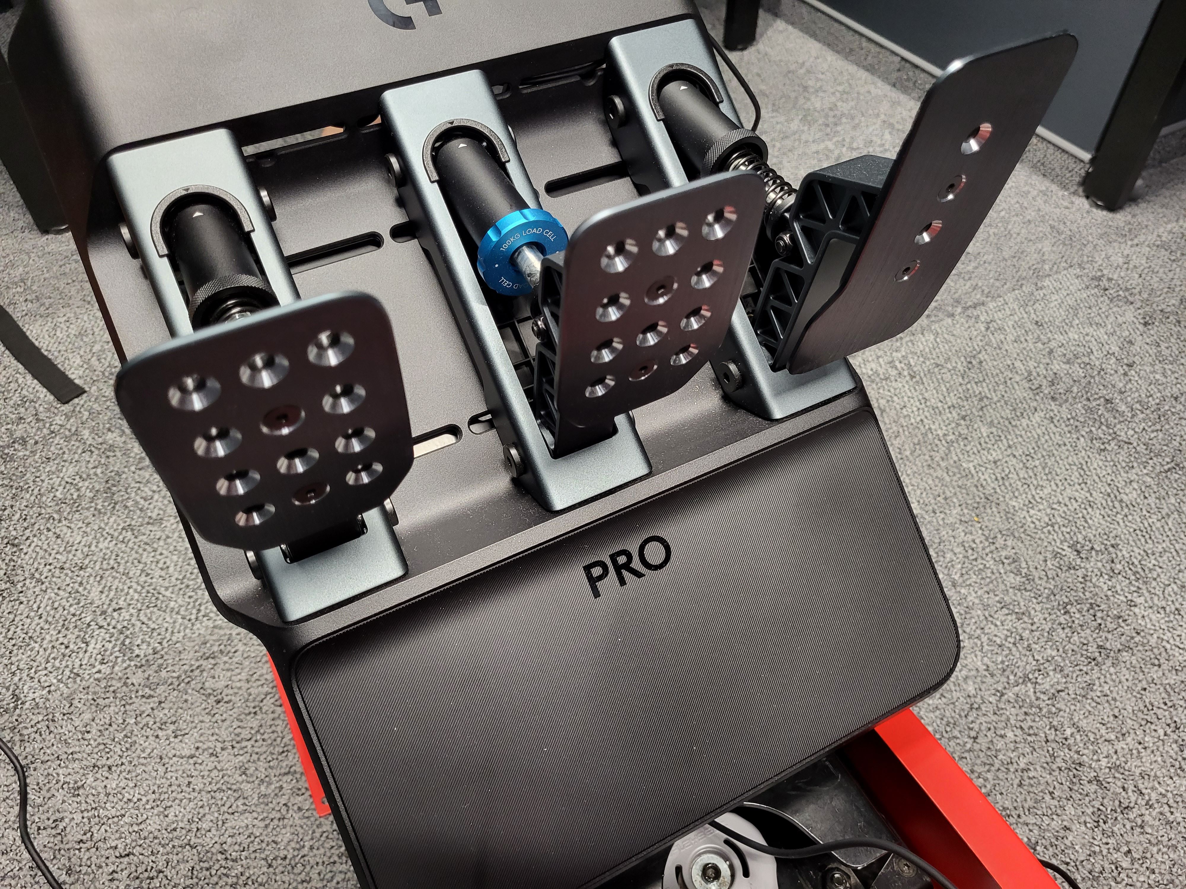 Logitech G PRO Racing Wheels + PRO Racing Pedals - hardvérový test ...