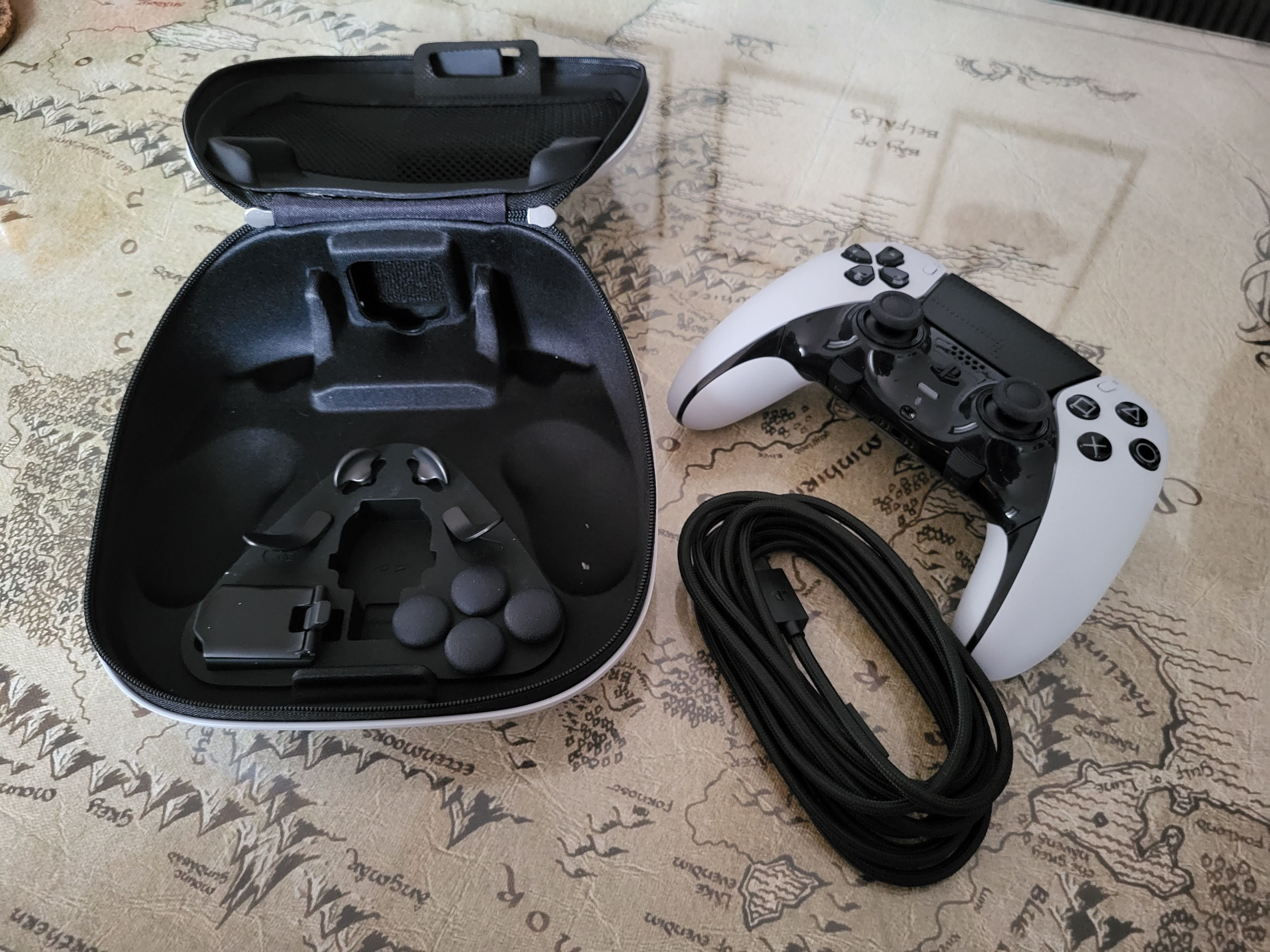 PlayStation 5 DualSense Edge - hardvérový test / recenzia | Sector.sk